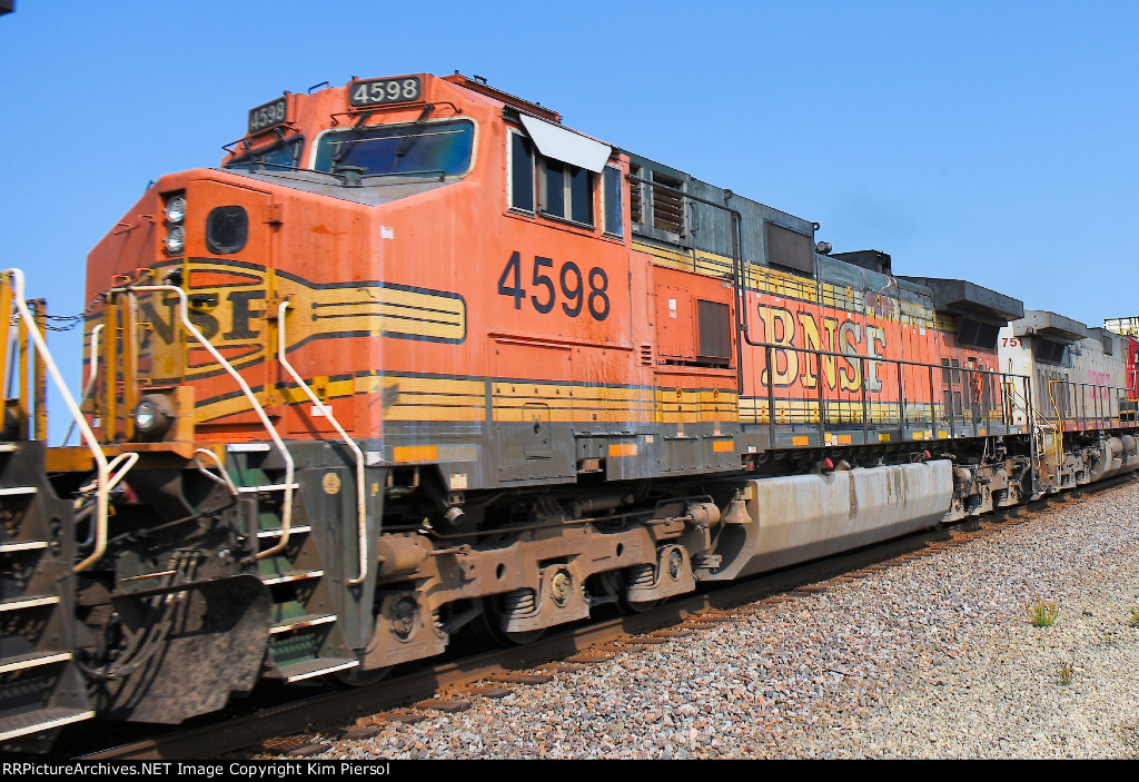 BNSF 4598